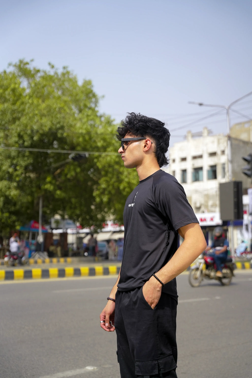 Round Neck Raglan Sleeve Tee